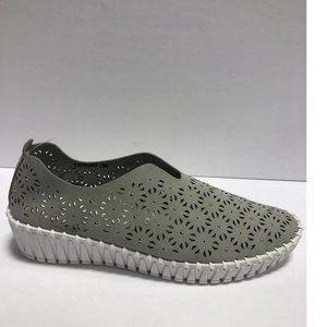 Bernie Mev Women’s Tiffani, Gray Slip-On Shoes, Size EUR39 US9 M